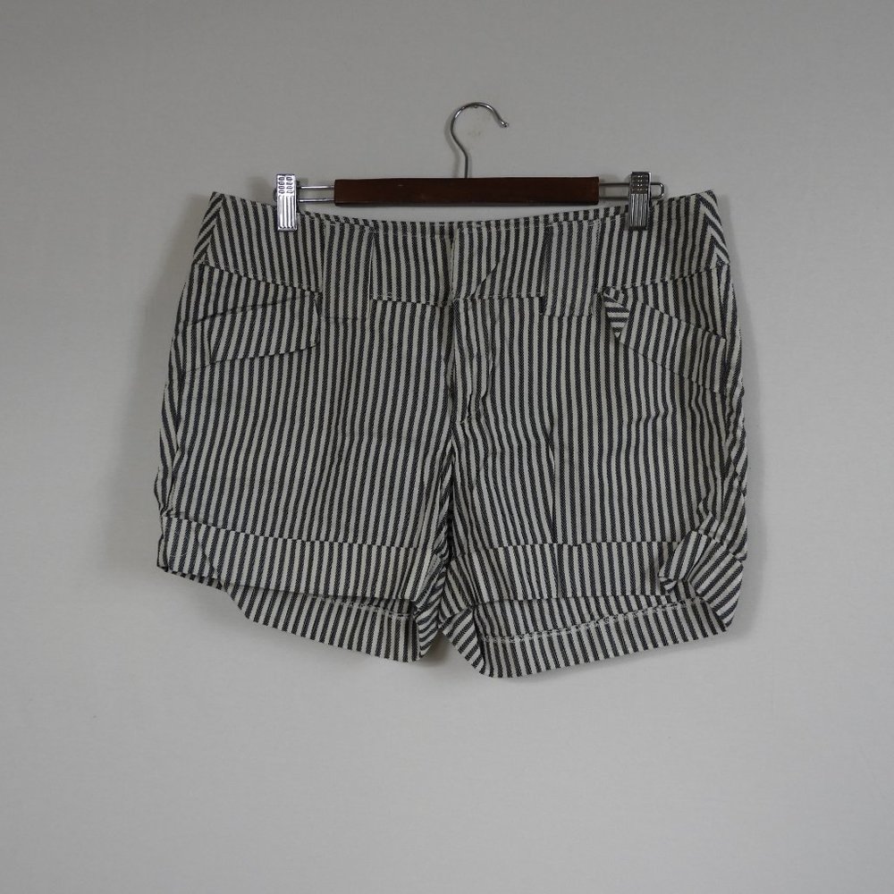 C255 ANA Black White Stripe Shorts